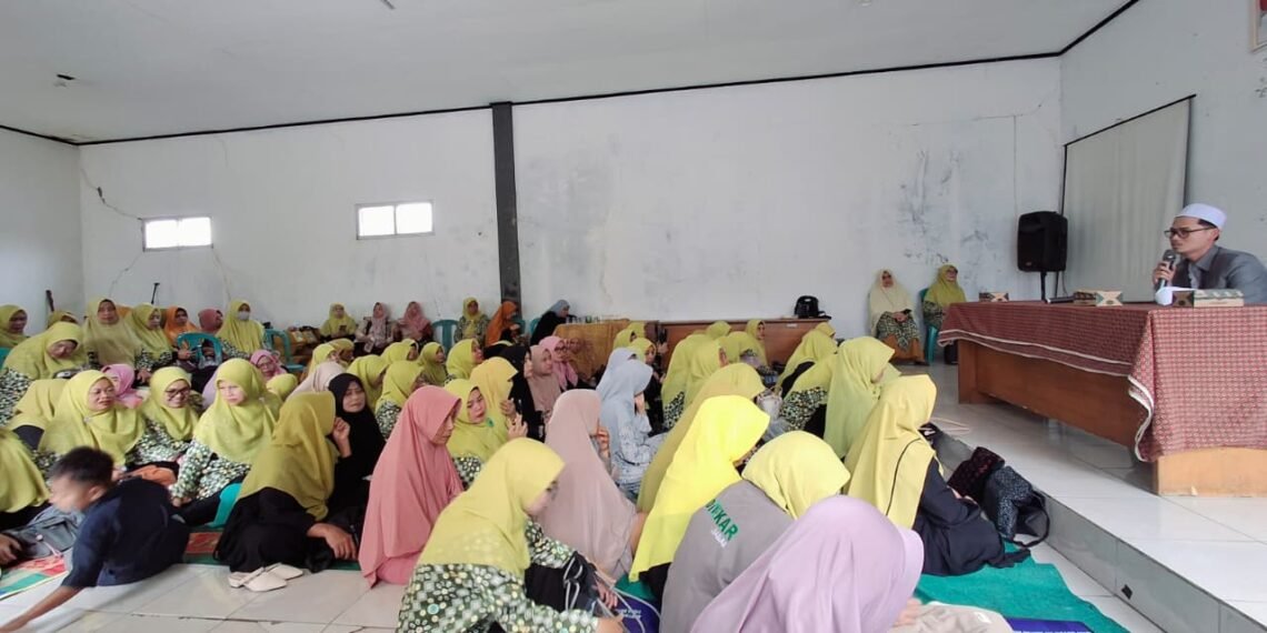 Penyuluh KUA Jampang Tengah Isi Pengajian MTM Sekaligus Peringati Maulid Nabi Muhammad SAW