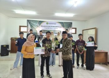 Penutupan Bimwin KUA Kadudampit Dirangkai PEPELING, Catin Terima Sertifikat dan Bibit Pohon