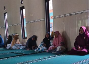 Meneladani Akhlak Rasulullah, Penyuluh KUA Lengkong Bimbing Jamaah MT Baiturrahim