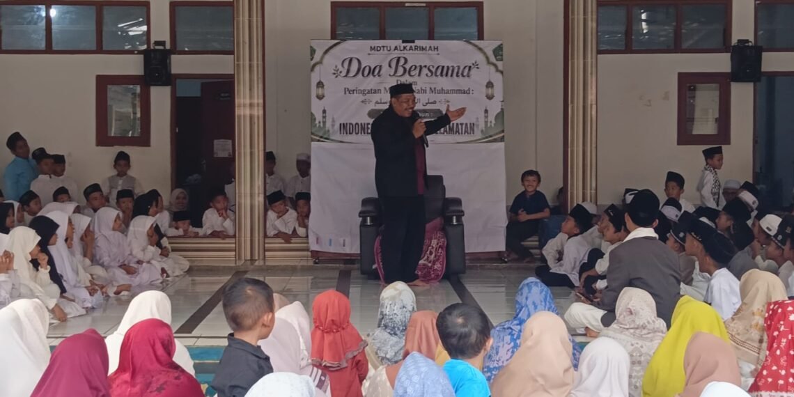 Maulid Nabi di MDTU Al-Karimah, Penyuluh KUA Kadudampit Ajak Anak Bijak Menjaga Lisan