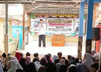 Penyuluh KUA Cikembar Ajak Santri Teladani Akhlak Rasulullah dalam Peringatan Maulid Nabi