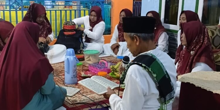Penyuluh KUA Ciracap Pimpin Selawat pada Peringatan Maulid Nabi