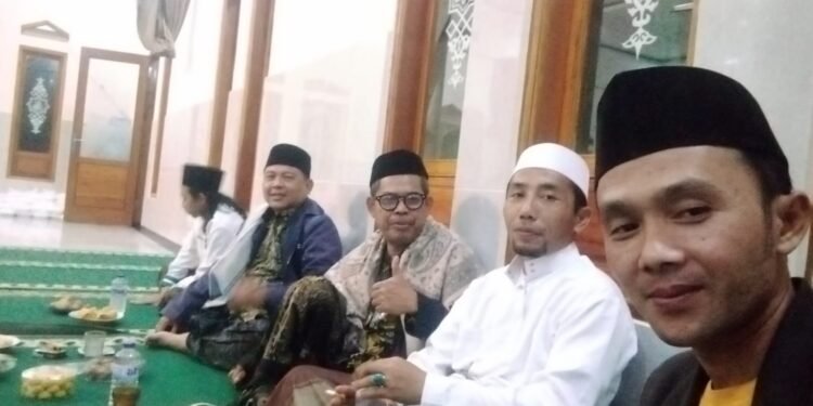 Penyuluh KUA Lengkong Ajak Jamaah Teladani Akhlak Rasulullah pada Peringatan Maulid Nabi