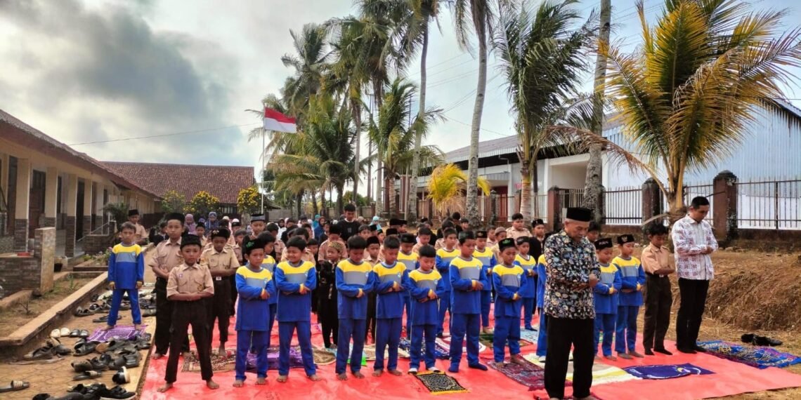 KUA Ciracap Hadir di Lingkungan Sekolah, Penyuluh Dampingi Kegiatan Keagamaan