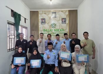 Menuju Rumah Tangga Sakinah, Kepala KUA Kabandungan Bekali Lima Pasang Catin