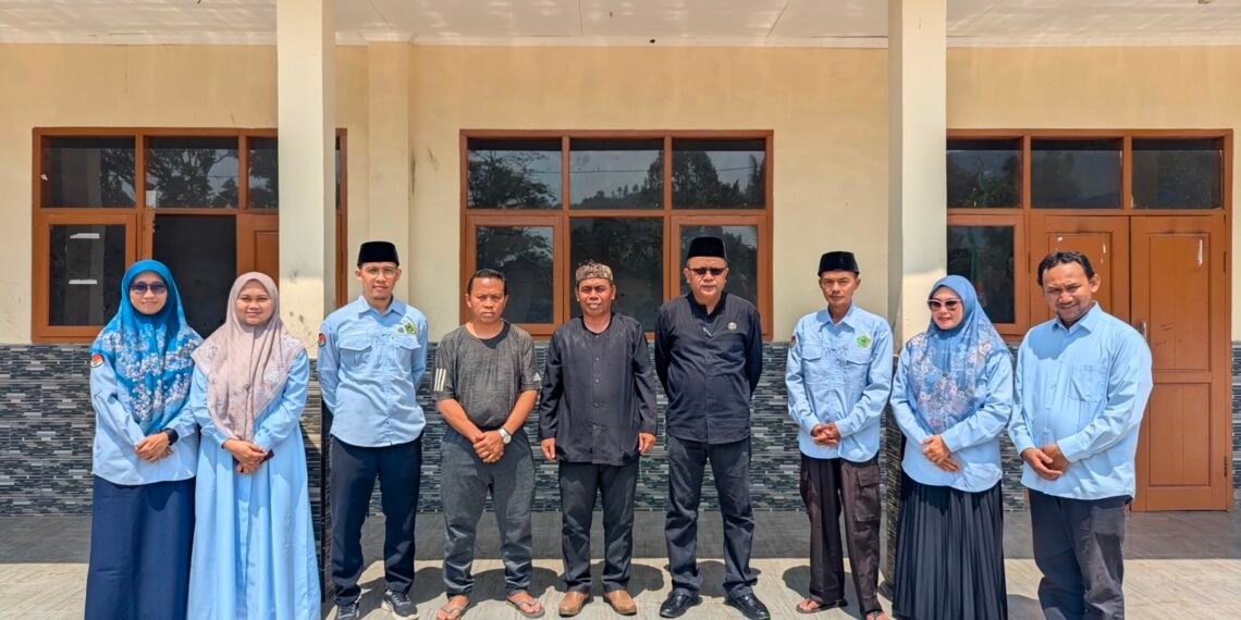 KUA Cicantayan Perkuat Legalitas Wakaf melalui Visitasi Empat Lokasi di Kampung Cijati