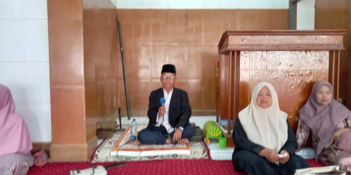 Penyuluh KUA Cikidang Ajak Jamaah MT Sabilunaja Perbanyak Shalawat