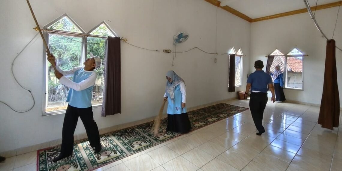 KUA Ciracap Perkuat Kepedulian terhadap Rumah Ibadah melalui GEBER MAS