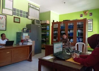 Rapat Internal KUA Surade Tindak Lanjuti Hasil Monev Triwulan I dan II