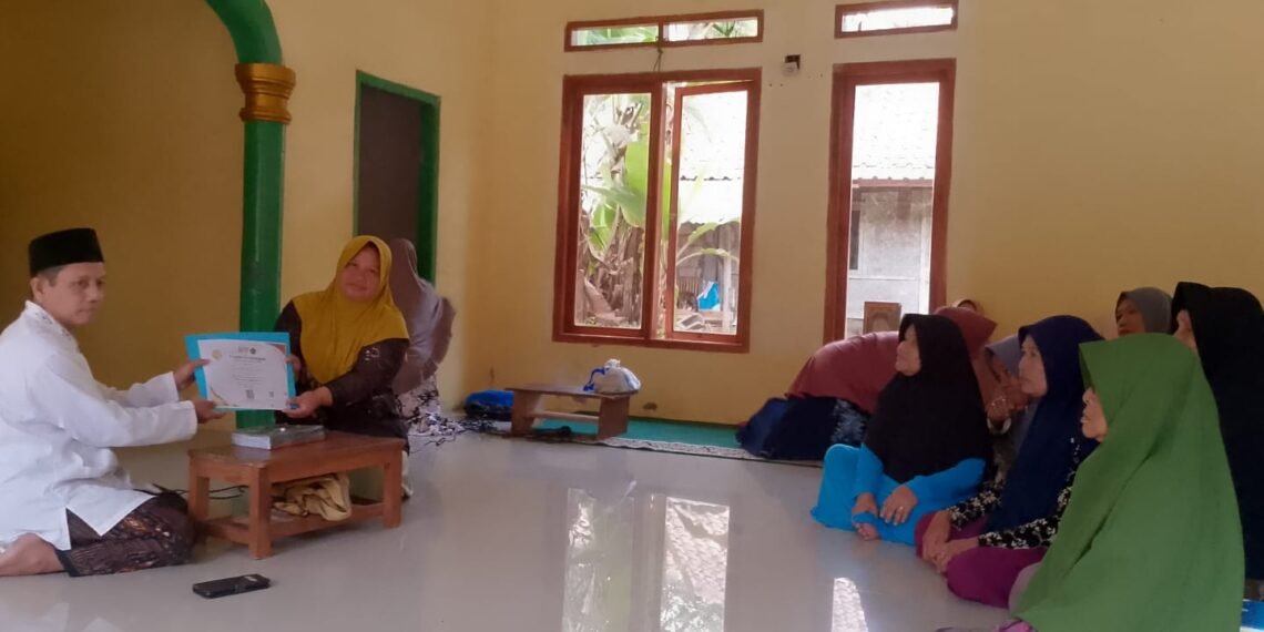Bimluh di MT Al-Ijtihad, Penyuluh KUA Ciracap Ajak Jamaah Perbanyak Dzikir dan Sholawat