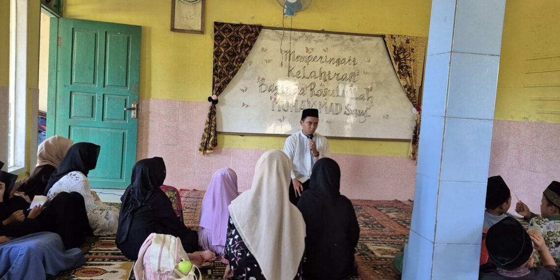 Penyuluh KUA Cibitung Ajak Santri MDTU Miftahul Ma’rifah Teladani Akhlak Rasulullah