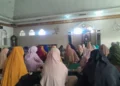 Penyuluh KUA Cisaat Sosialisasikan Gema Salawat Kebangsaan kepada Jamaah Majelis Taklim