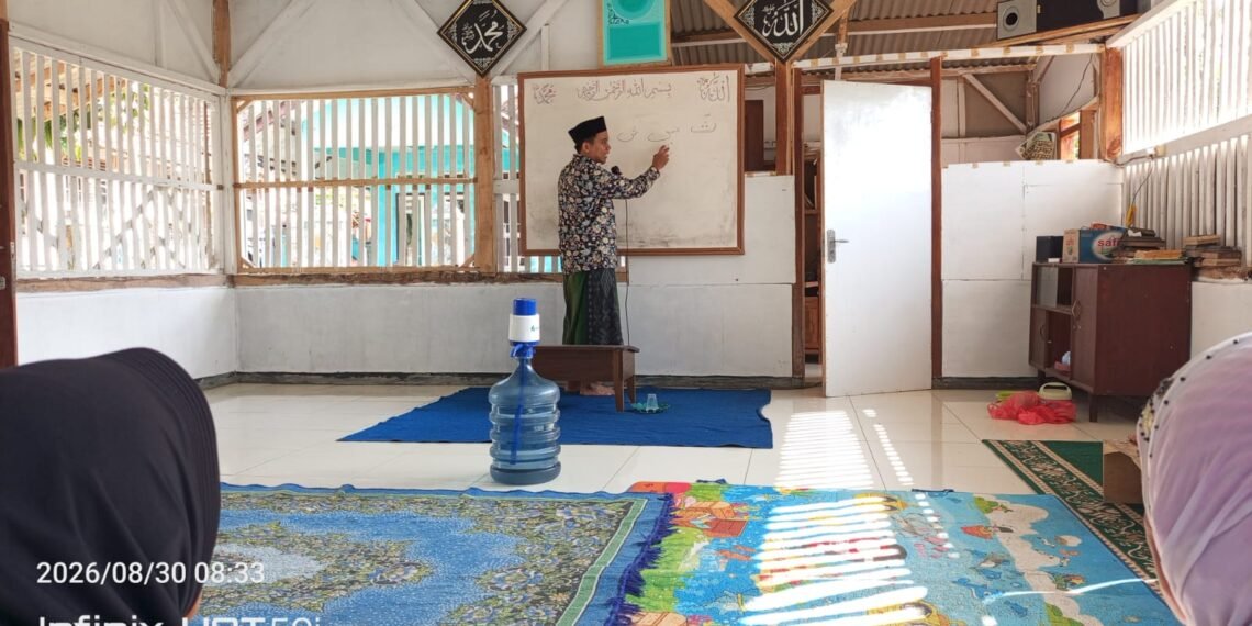 Perkuat BTQ, Penyuluh KUA Cibitung Dampingi Jamaah Majelis Taklim Tingkatkan Bacaan Al-Qur’an