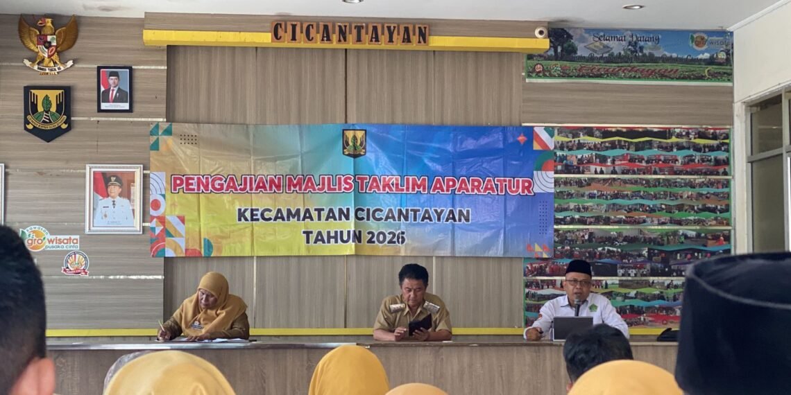 Kepala KUA Cicantayan Perkuat Akhlak dan Integritas ASN melalui Pengajian Majelis Ta’lim Aparatur