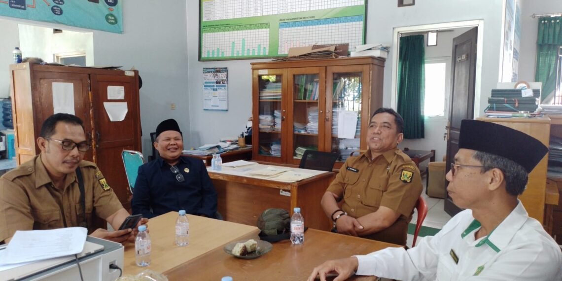 Perkuat Koordinasi Lintas Sektoral, Kepala KUA Kabandungan Jalin Sinergi dengan Pemerintah Kecamatan