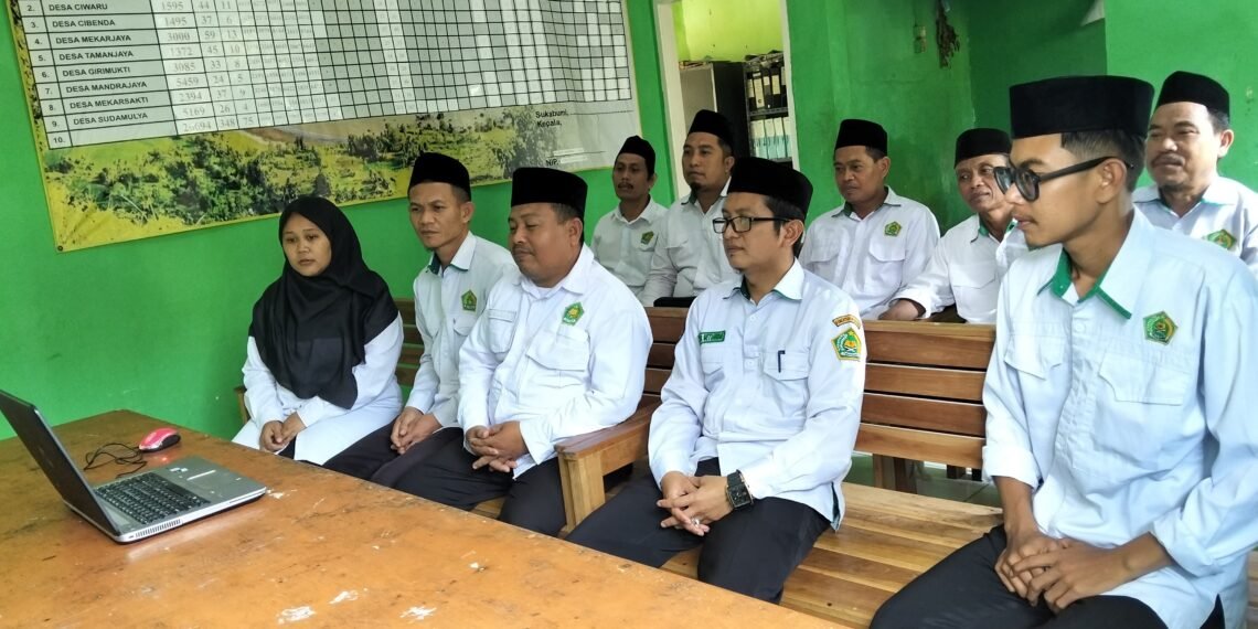 KUA Ciemas Semarakkan Gema Selawat Kebangsaan, Kepala KUA dan Jajaran Berselawat Bersama