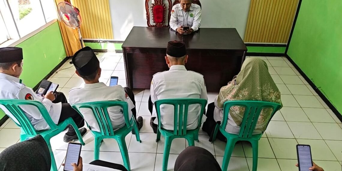 Gema Selawat Kebangsaan, KUA Ciracap Hidupkan Pembacaan Kitab Dalā’il al-Khayrāt