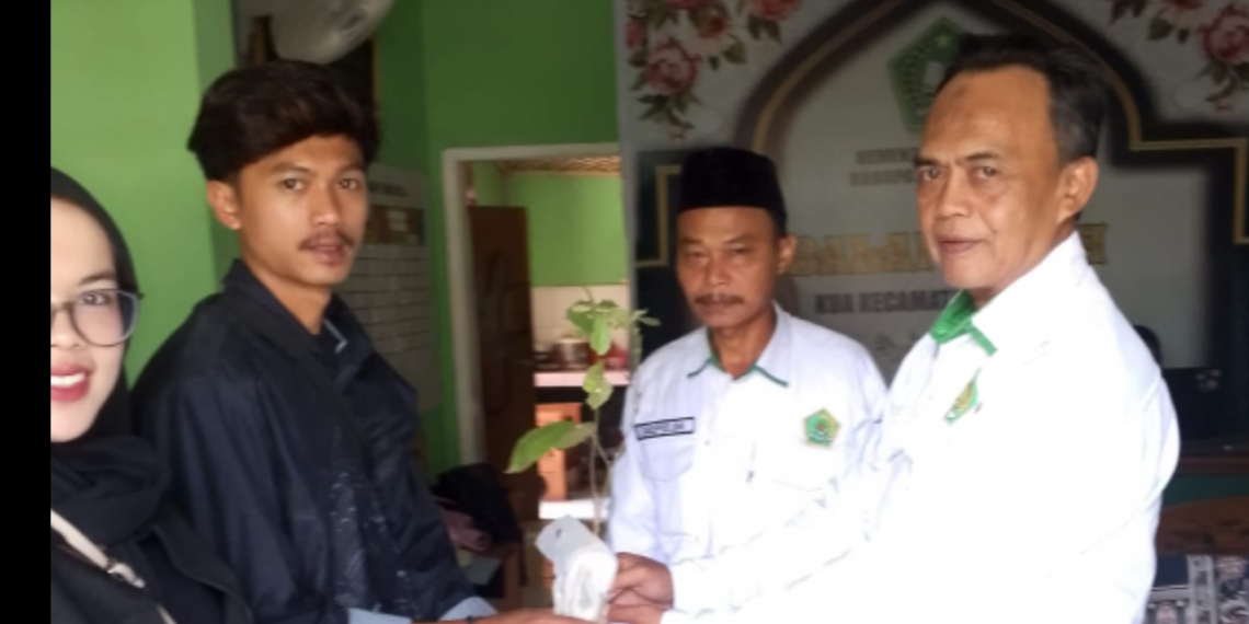 KUA Cidadap Dorong Kepedulian Lingkungan melalui Program PEPELING