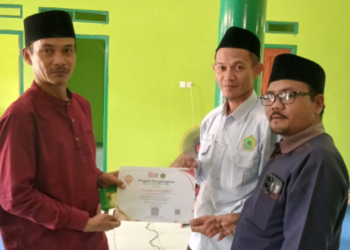 KUA Ciemas Berikan Apresiasi kepada DKM At-Taqwa atas Partisipasi GEBER MAS