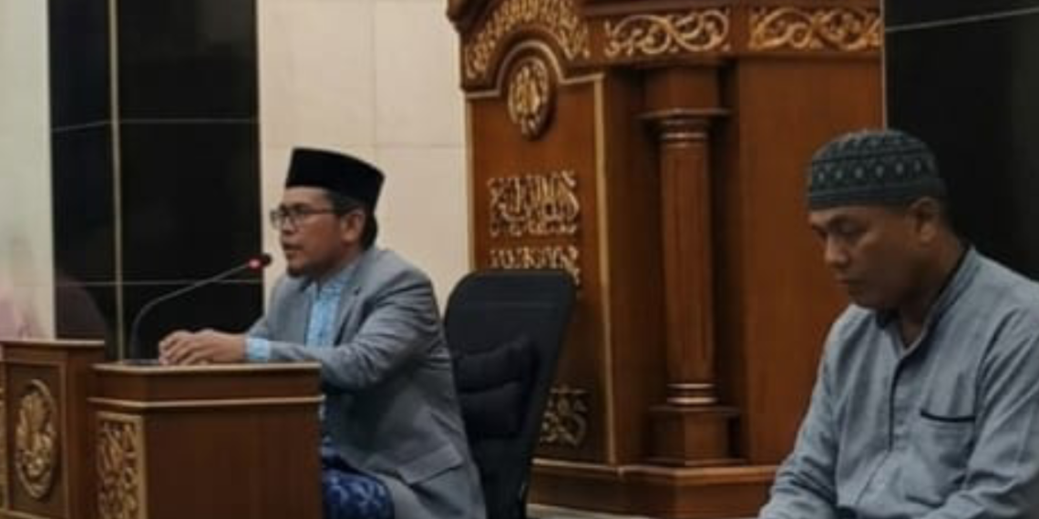 Penyuluh Agama Islam KUA Cidahu Isi Kajian Malam Ahad di Masjid Jami’ Al-Ikhlas