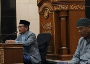 Penyuluh Agama Islam KUA Cidahu Isi Kajian Malam Ahad di Masjid Jami’ Al-Ikhlas