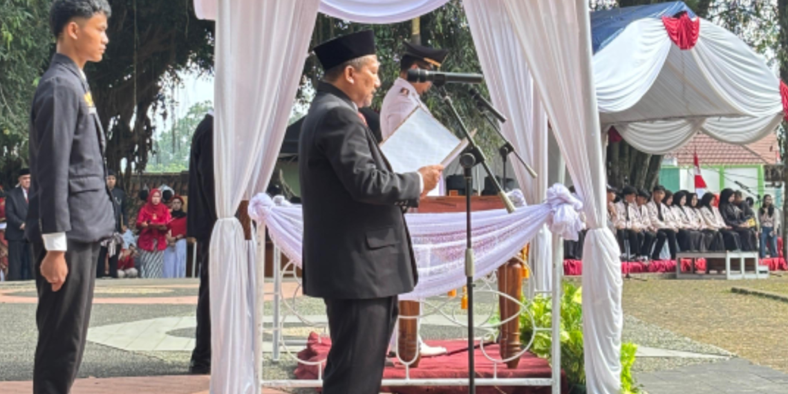 Kepala KUA Parungkuda Pimpin Doa Upacara HUT ke-81 RI di Palagan Bojongkokosan