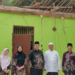 KUA Sukalarang Salurkan Tali Asih untuk Ustaz Korban Musibah Rumah Roboh