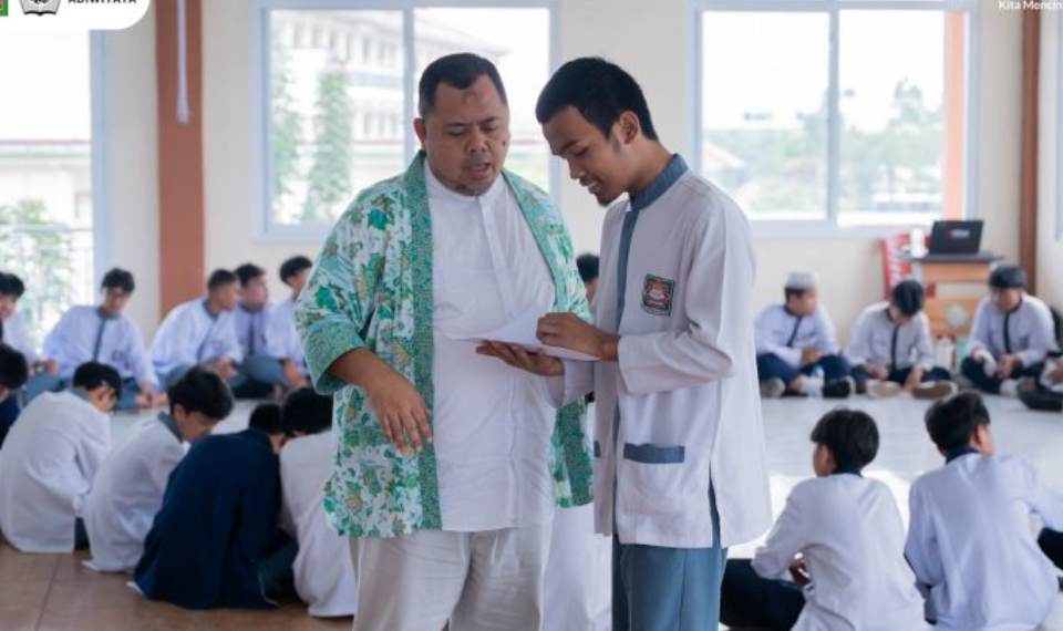 Santri Al-Ma’tuq Dibekali Kepedulian Lingkungan melalui Orientasi Kader Adiwiyata