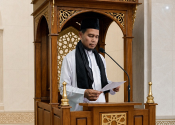 Penyuluh KUA Cidahu Khutbah Jumat di Masjid Jami’ Robiatul Adawiyah, Ajak Jamaah Teladani Akhlak Rasulullah