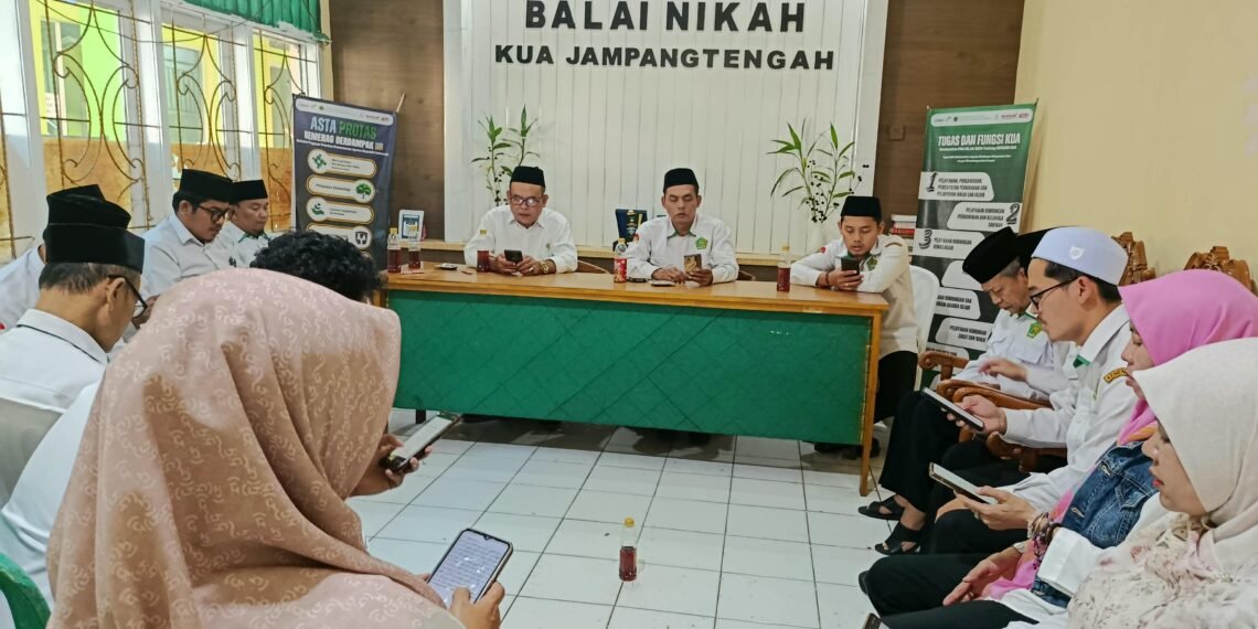 Semarakkan Gema Selawat Kebangsaan, KUA Jampangtengah Lanjutkan Pembacaan Dalā’il al-Khayrāt Hari Kedua