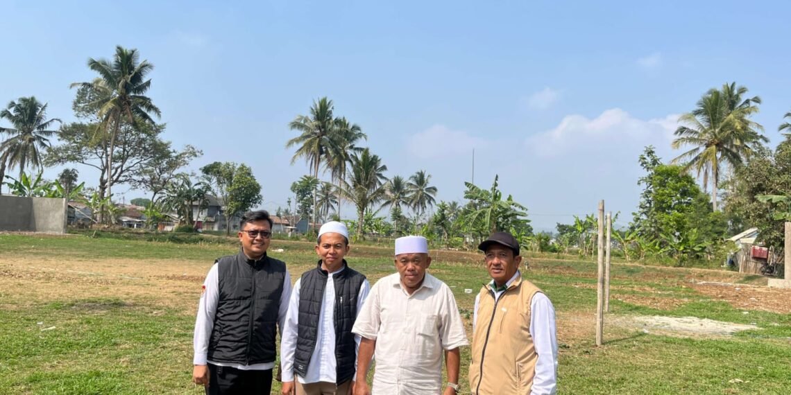 KUA Cisaat Verifikasi Lapangan Permohonan Akta Ikrar Wakaf untuk Pembangunan SMP IT Sirojul Huda
