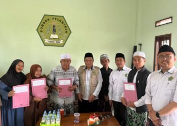 KUA Cisaat Serahkan Akta Ikrar Wakaf Yayasan Jannatul Huda, Perkuat Legalitas Aset untuk Kemanfaatan Umat