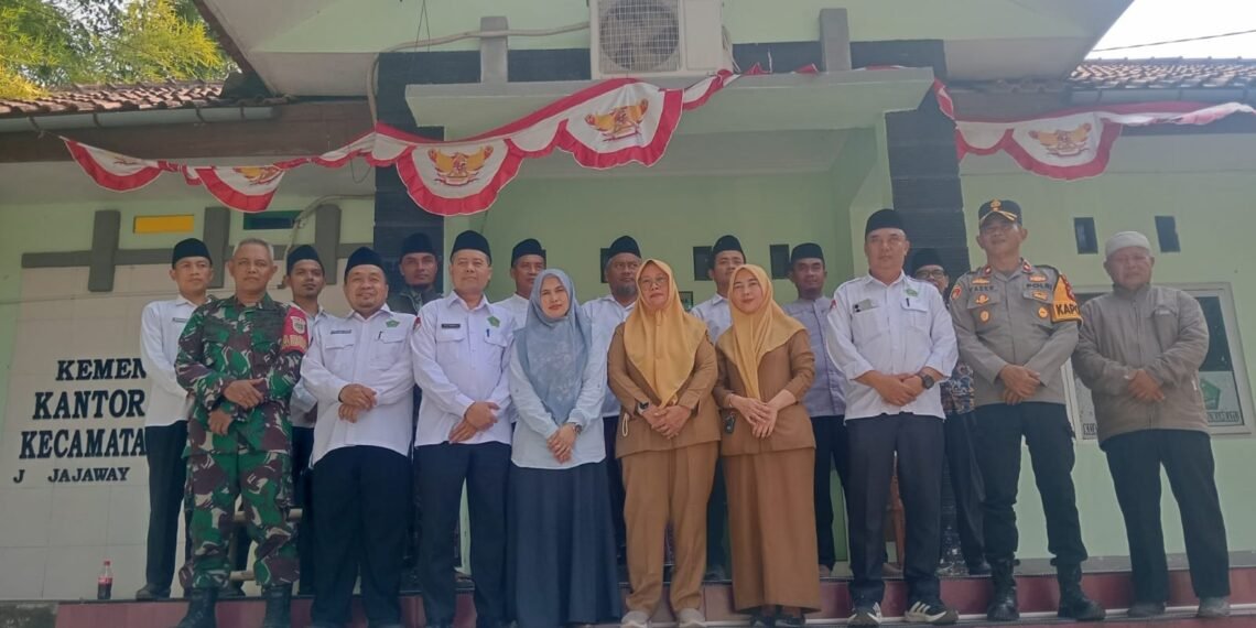 Kepemimpinan Berganti, Pelayanan Berlanjut: Bimas Islam Supervisi KUA Palabuhanratu