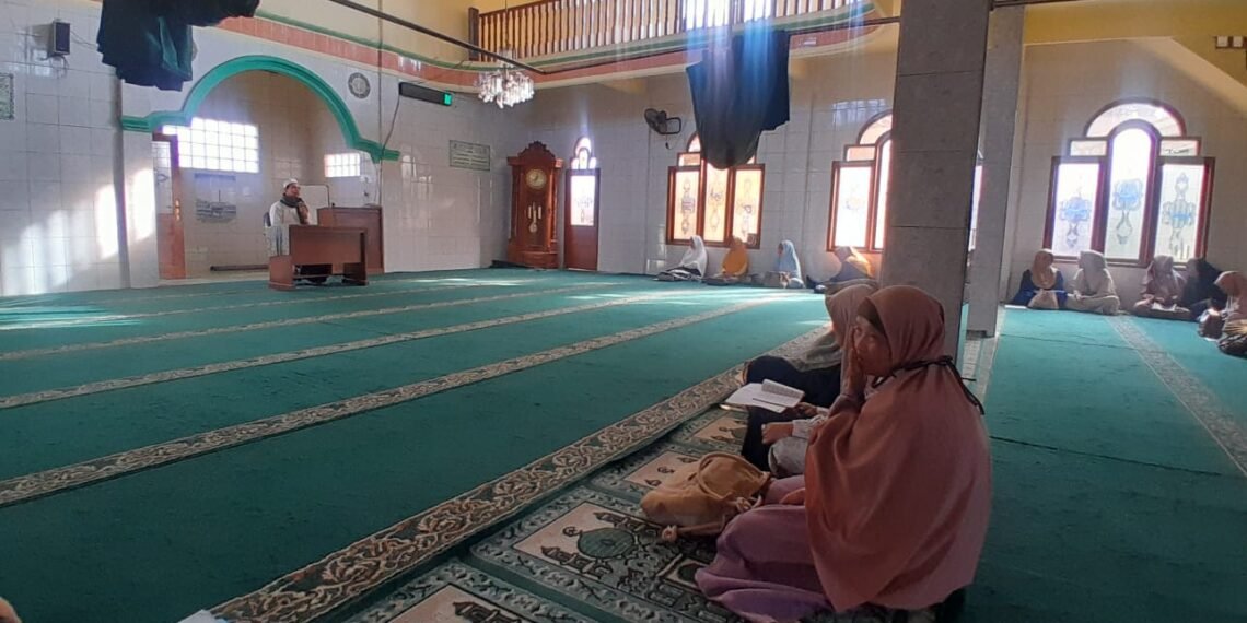 Penyuluh KUA Cisaat Sosialisasikan dan Laksanakan Gema Selawat Kebangsaan di MT Qubbatul Muttaqin