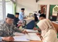 Penghulu dan Penyuluh KUA Cibadak Verifikasi Berkas Catin Sebelum Bimbingan Perkawinan