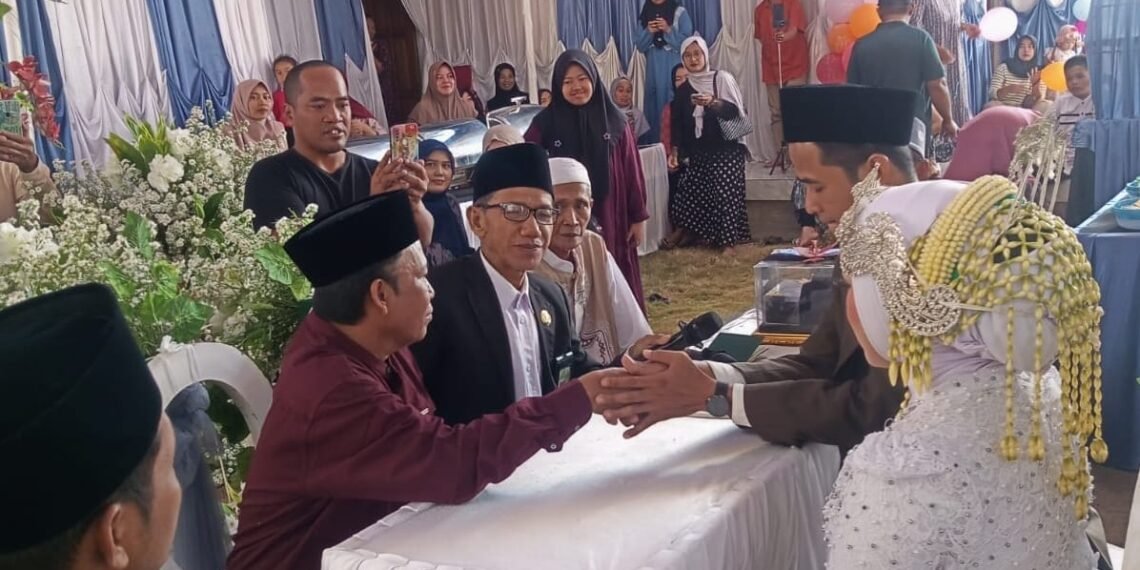 Pandu Ijab Qabul, Penghulu KUA Ciracap Pesankan Pentingnya Tanggung Jawab dalam Pernikahan
