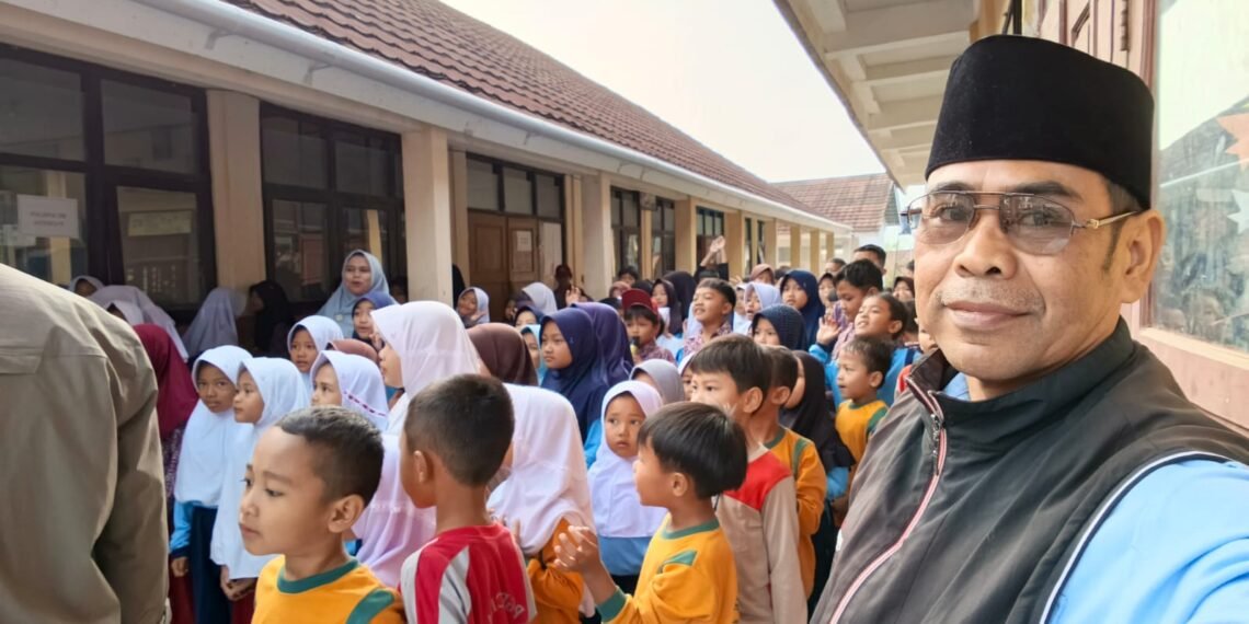 Penyuluh KUA Kabandungan Dampingi Siswa SDN Pajagan dalam Pembacaan Selawat