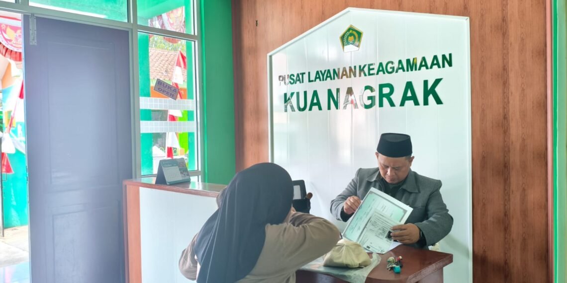 Kepala KUA Nagrak Layani Langsung Pendaftaran Pernikahan Luar Negeri