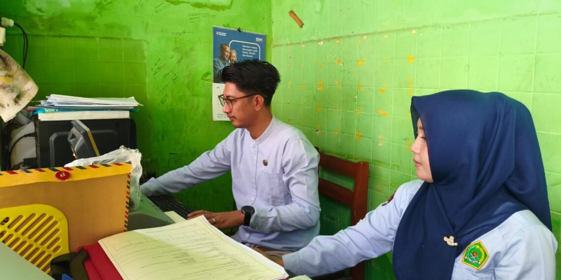 Sinergi Operator dan Penyuluh KUA Nagrak Optimalkan Input Data SIMKAH Online Secara Real-Time