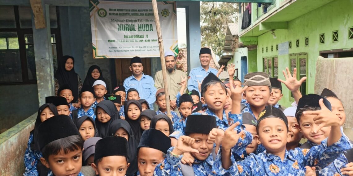 Penyuluh KUA Kabandungan Dampingi Pembelajaran BTQ di MDTU Nurul Huda