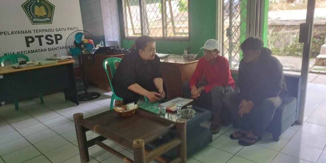 Penyuluh KUA Bantargadung Dampingi Masyarakat dalam Konsultasi Persoalan Rumah Tangga