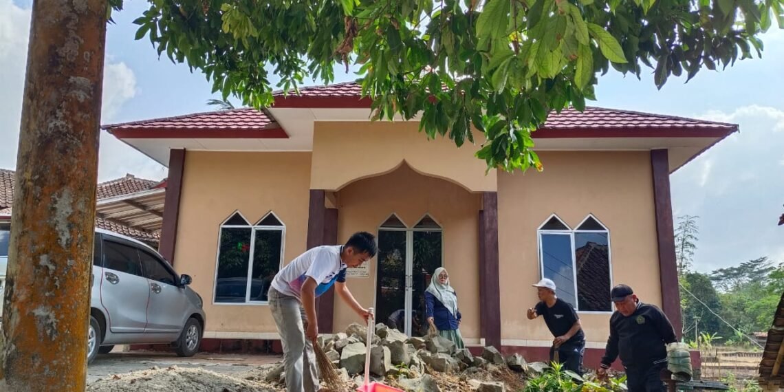 GEMAH ASRI KUA Ciracap, Ikhtiar Merawat Lingkungan dan Meningkatkan Kenyamanan Pelayanan
