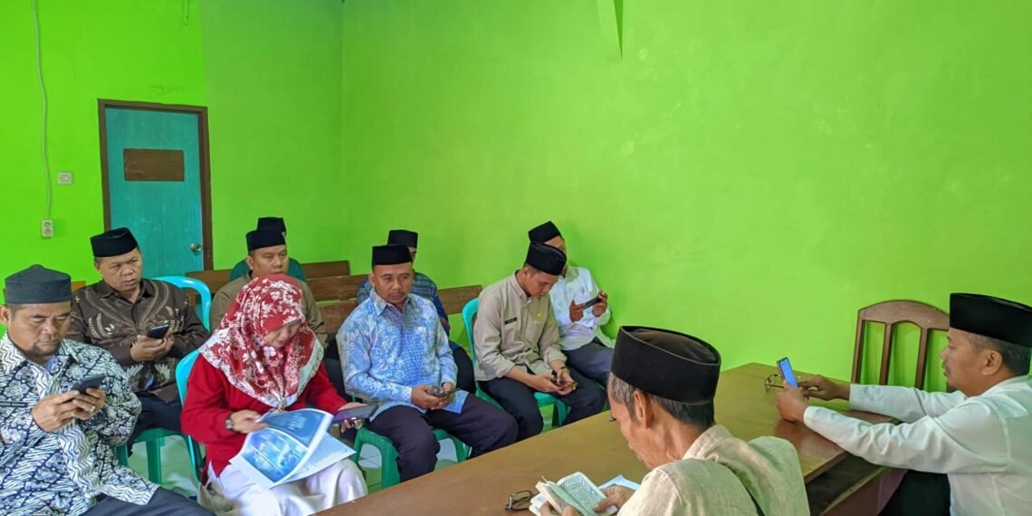 Hari Kelima Gema Selawat Kebangsaan, KUA Parakansalak Lanjutkan Pembacaan Dalā’il al-Khayrāt