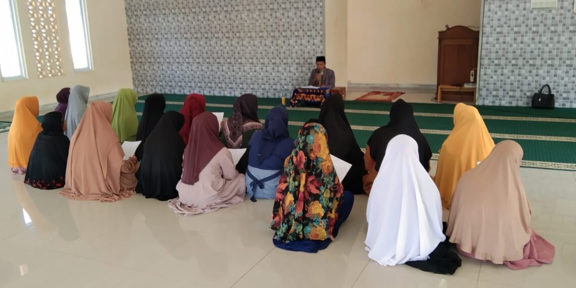 Penyuluh KUA Ciracap Gaungkan Gema Selawat Dalā’il al-Khayrāt di Desa Gunungbatu