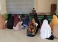 Penyuluh KUA Ciracap Gaungkan Gema Selawat Dalā’il al-Khayrāt di Desa Gunungbatu