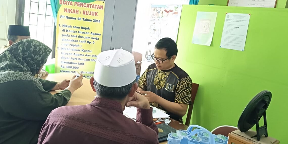 KUA Gunungguruh Layani Tahap Awal Pendaftaran Wakaf Yayasan Hidayatul Muhtadzin