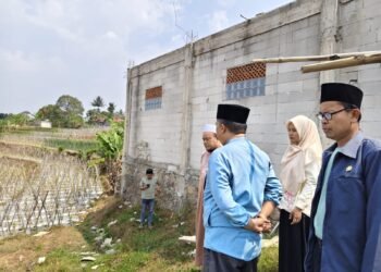 Kepala KUA Bojonggenteng Survey Tanah Wakaf di Pondok Pesantren Al-Ahamidiyah