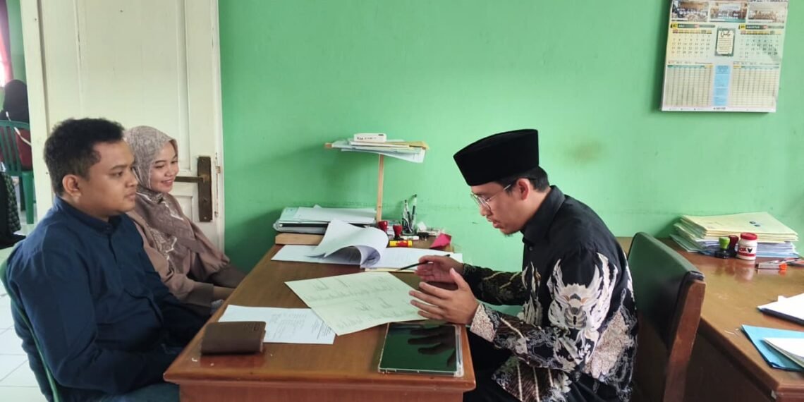 Penghulu KUA Cicantayan Pastikan Layanan Pernikahan Berjalan Tertib dan Humanis