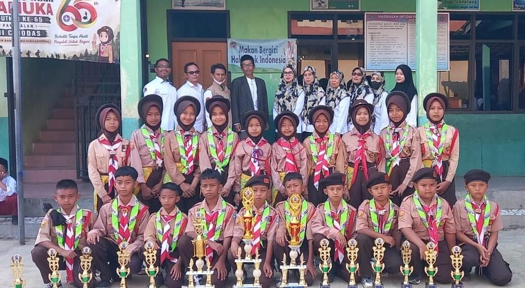 MI Cibodas Bojonggenteng Raih Juara Umum LT II dan Boyong 12 Trofi