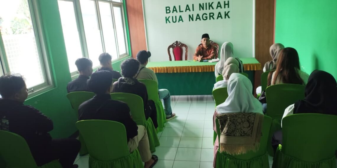 Bimwin KUA Nagrak Bekali 10 Pasang Catin tentang Dinamika Perkawinan dan Konflik